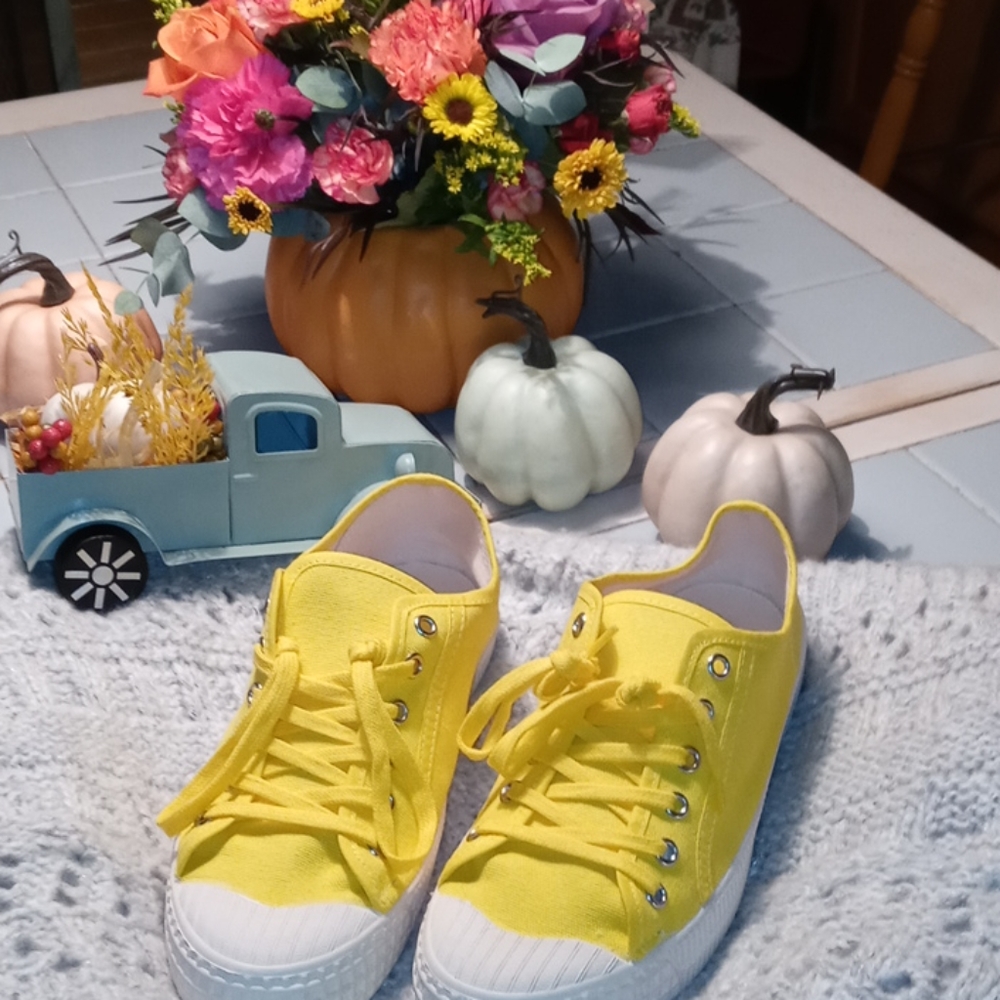 Anthropologie Bright yellow sneakers Size 39 sml